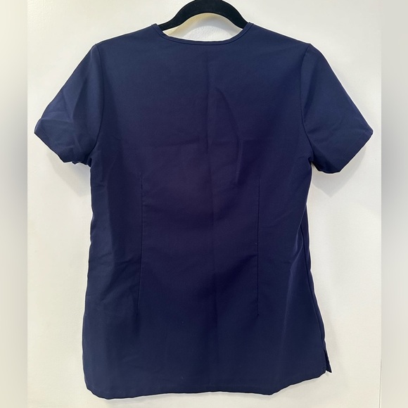 Figs Navy Technical Scrubs (Zomara Pant, Catarina Top) - Picture 9 of 10